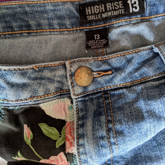 SOLD*One of a Kind!!! Denim Shorts -Hand Altered - Size 13 - Picture 3 of 5